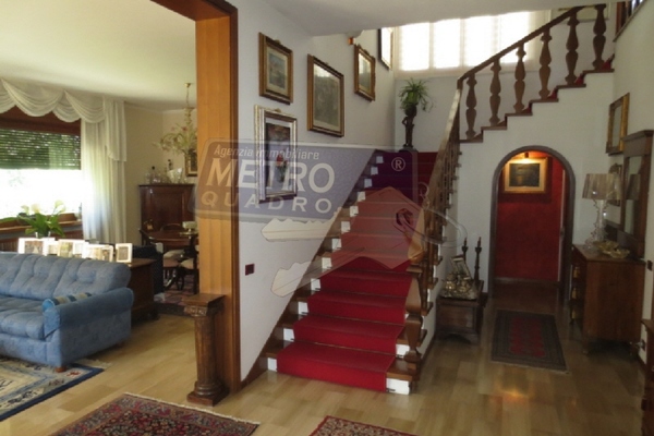 vano scale - UNIFAM. AUTONOMA THIENE (VI) CENTRO 